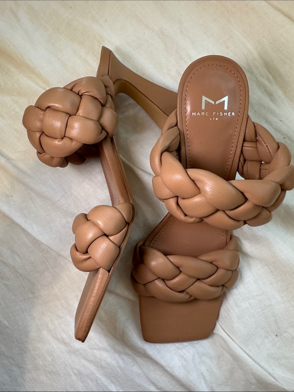 NWOT Marc Fisher Braided Two-Band Tan Slide Block Heels Size 8